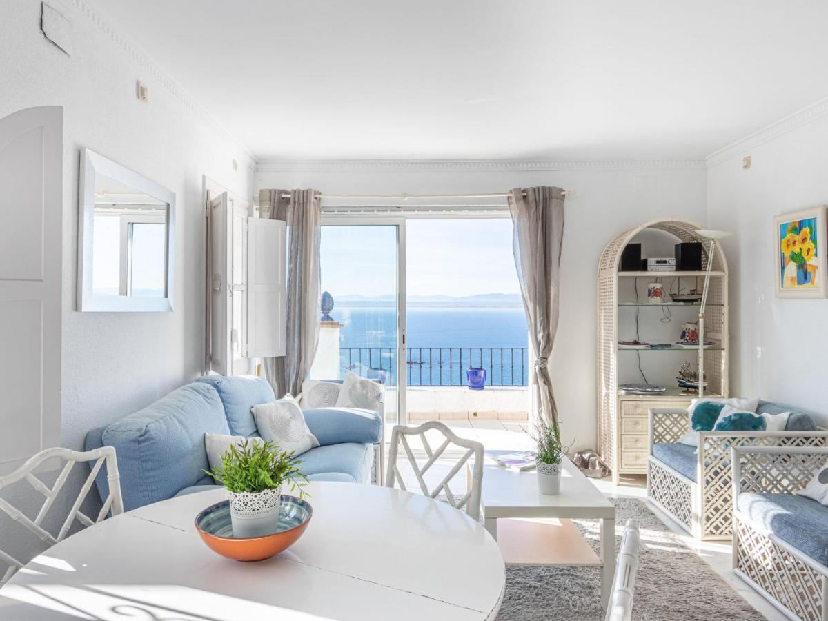 Madreselva By Interhome * Roses