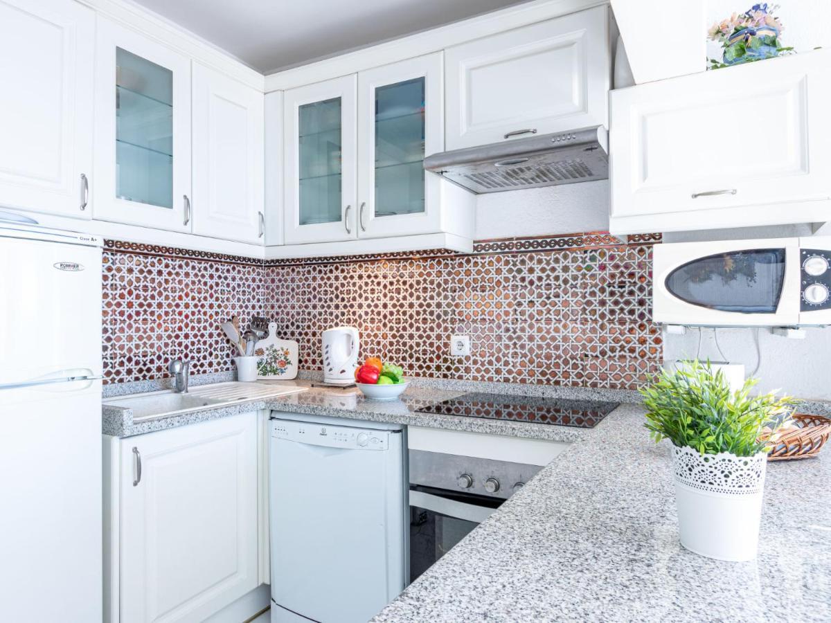 Madreselva By Interhome * Roses